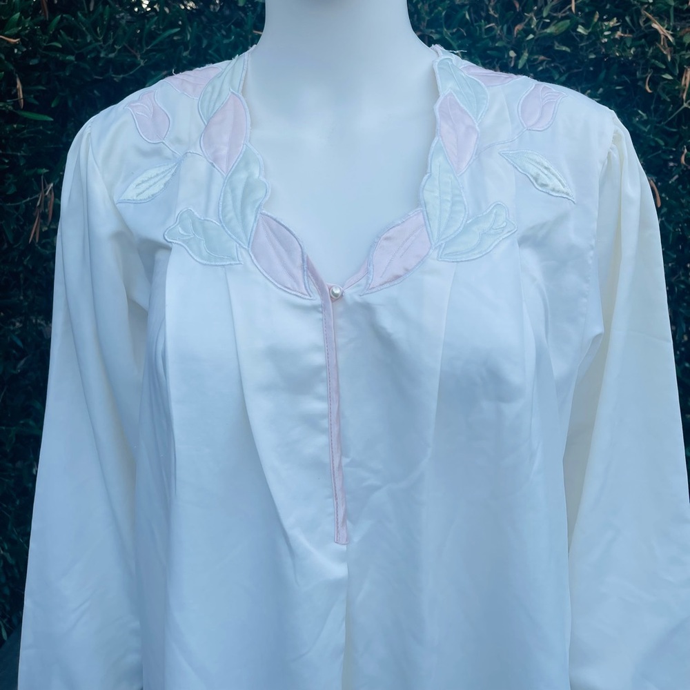 Vintage 1980’s Natori Nightshirt